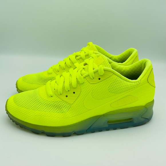 Men’s Nike Air Max 90 ID Hyperfuse Athletic Shoe 9